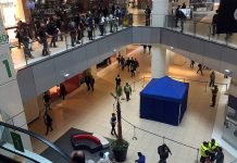 Adulto mayor muere tras caer desde quinto piso del Costanera Center