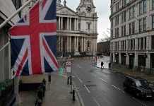Reino Unido confirma reapertura pese a aumento de contagios