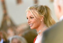 Padre de Britney Spears acepta renunciar a la tutela legal de la cantante