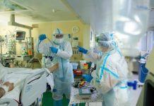 Rusia prohíbe reuniones masivas en medio de aumento de COVID-19