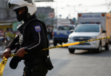 Ecuador despliega 75.000 uniformados tras comenzar toque de queda contra el crimen organizado